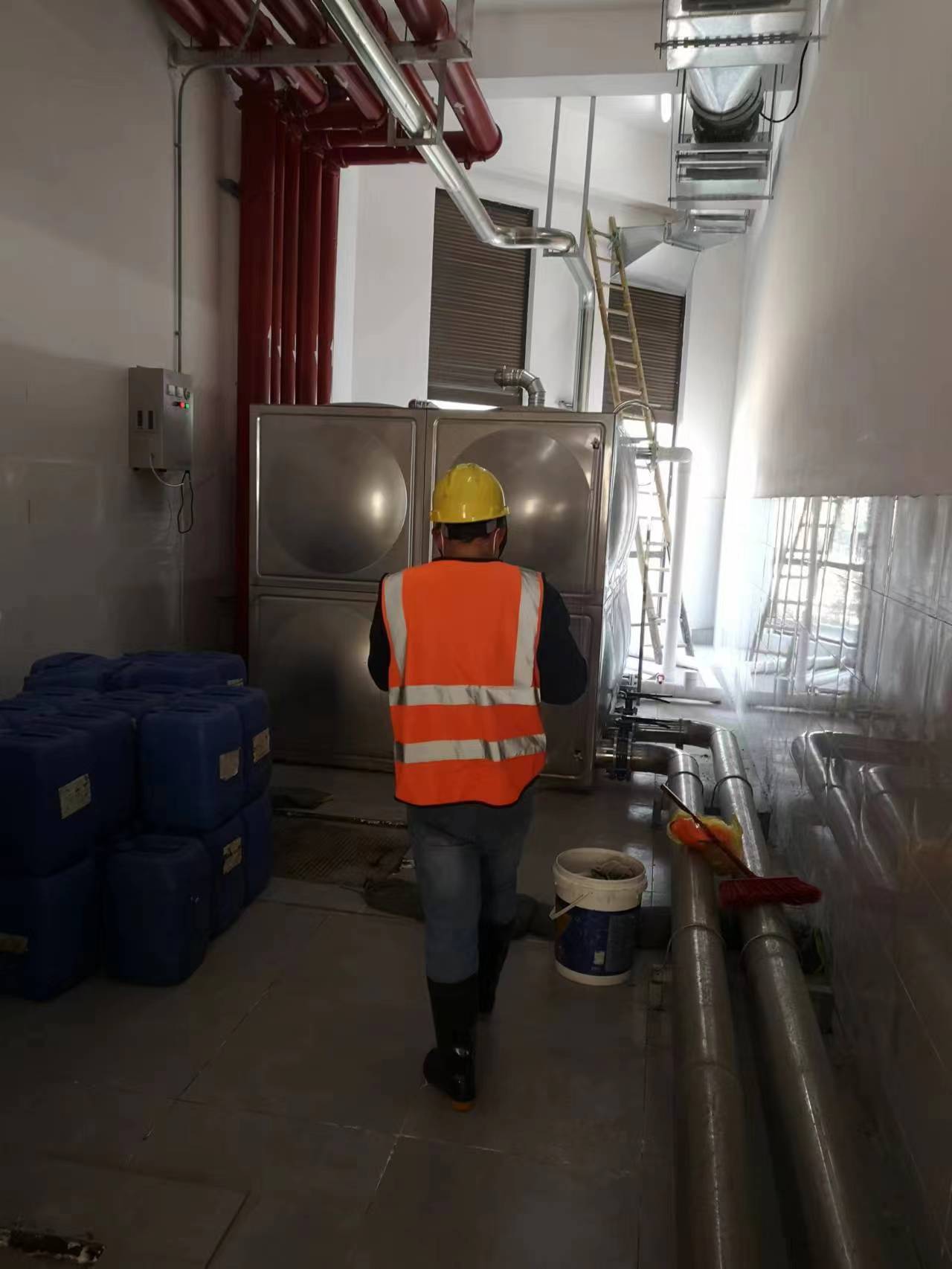 上海青浦华新清洗水箱公司 青浦华新水箱清洗公司