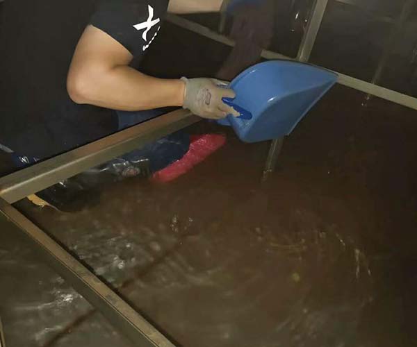 清洗水箱油污最好方法