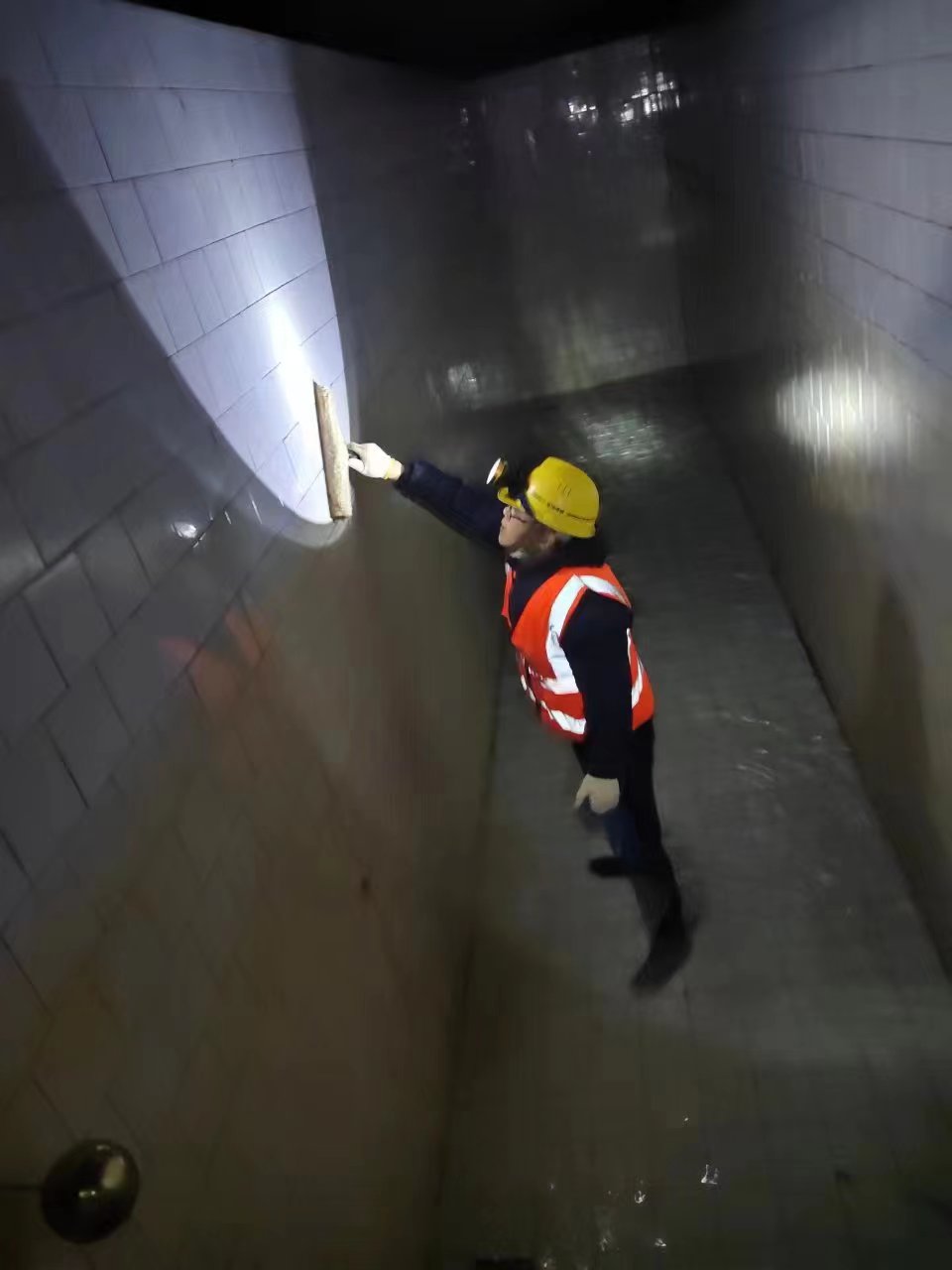 青浦自来水公司水箱清洗 大楼清洗水箱