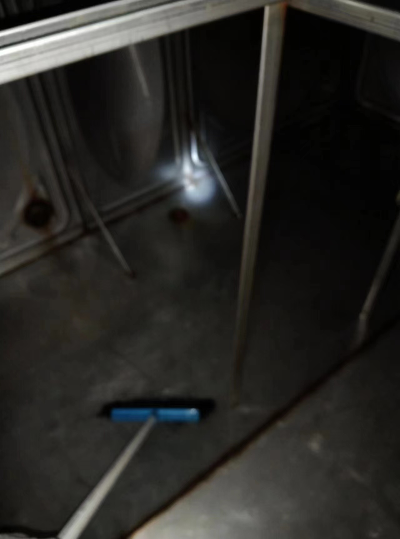 自动水箱清洗机