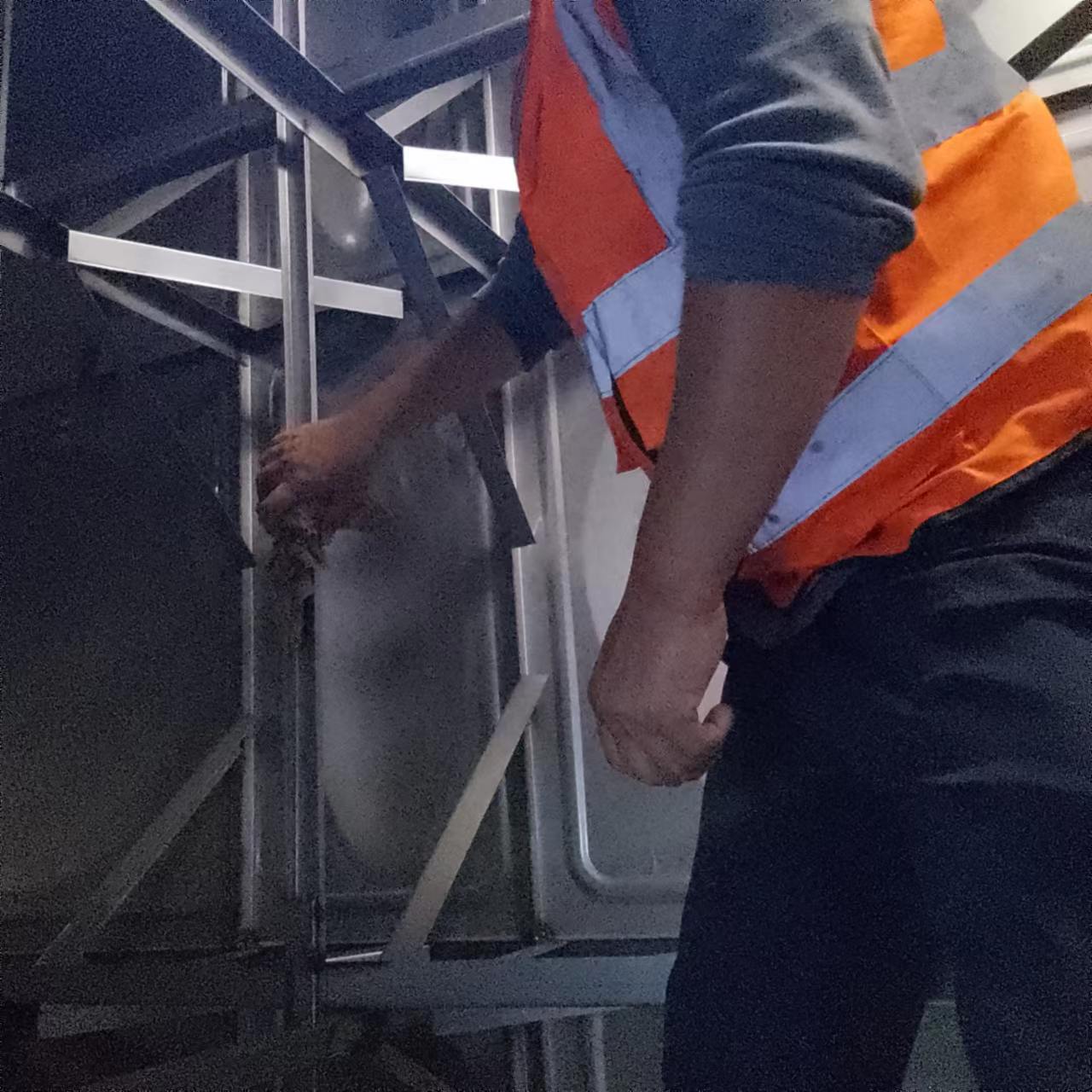 松江新城小区水箱清洗