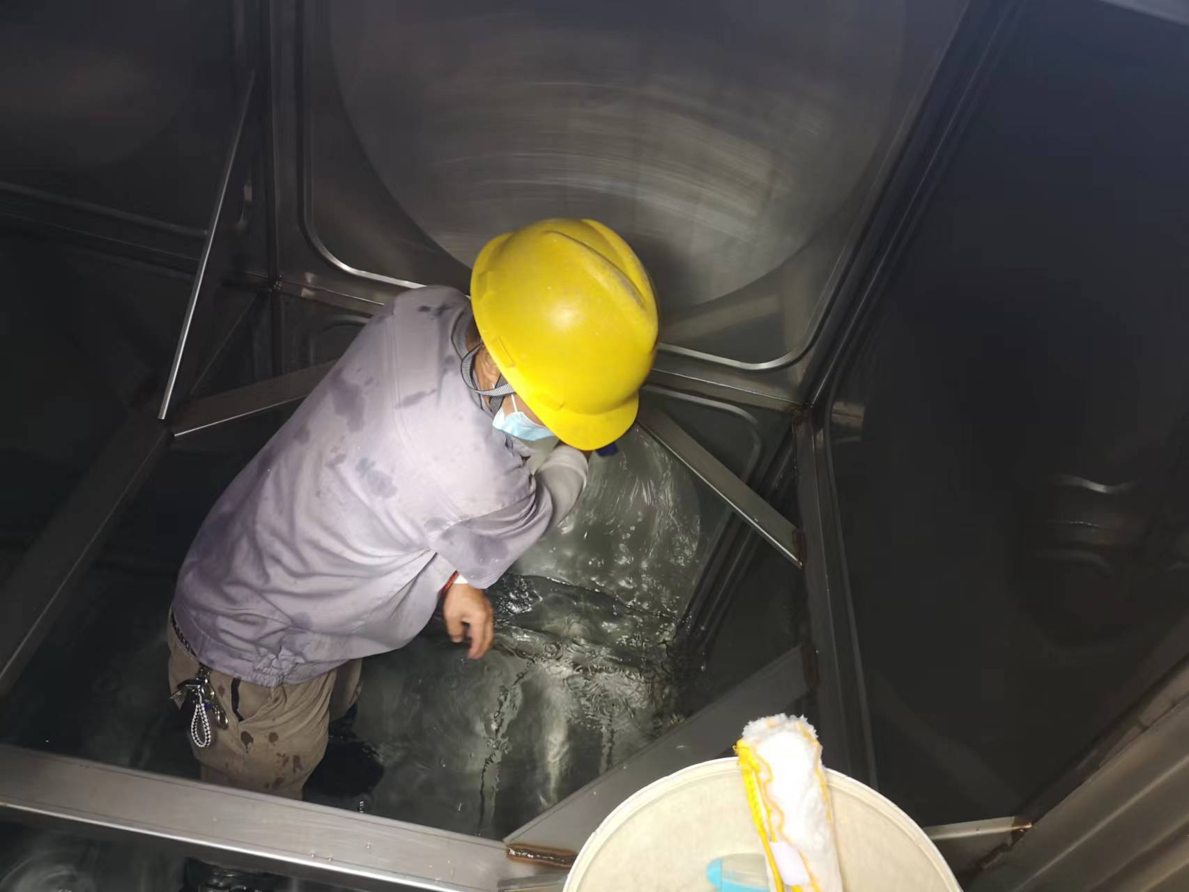 上海闵行浦建路清洗水箱供水公司 二次水箱清洗